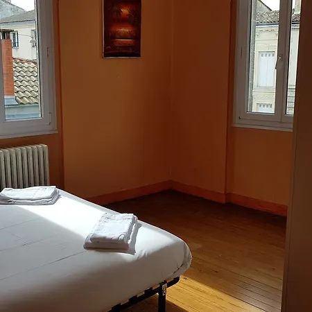 T4 Laseppe Jardin Public Apartment